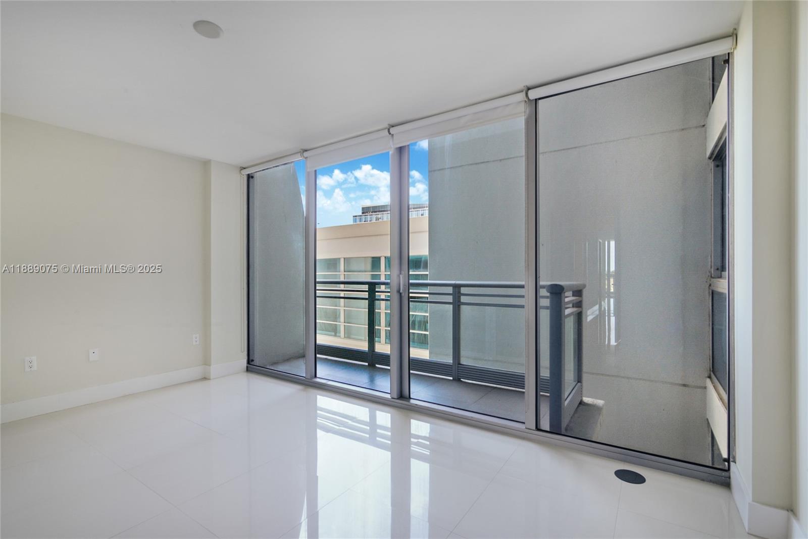2950 NE 188th St #309, Aventura FL 33180