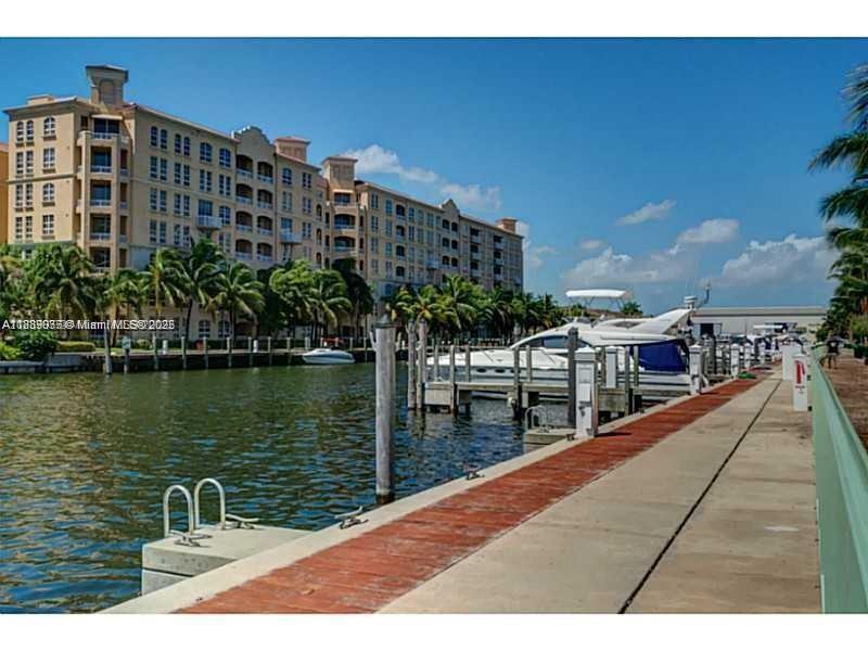 2950 NE 188th St #309, Aventura FL 33180