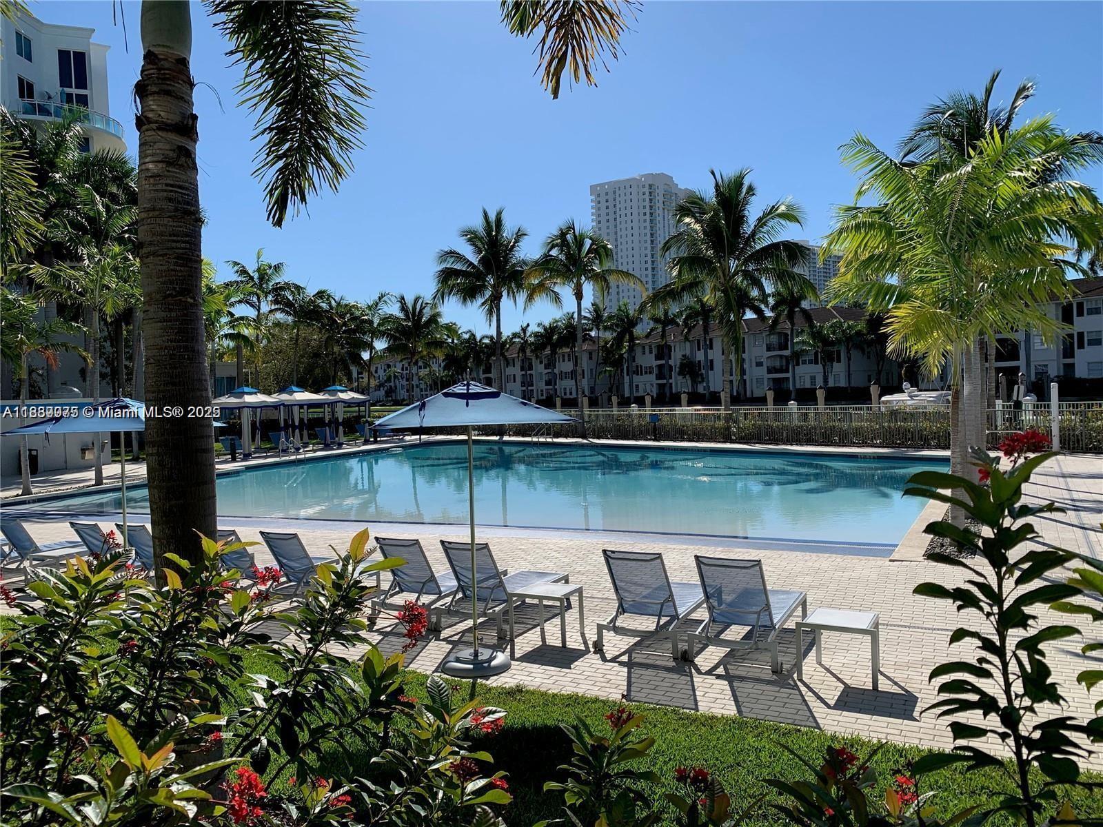 2950 NE 188th St #309, Aventura FL 33180