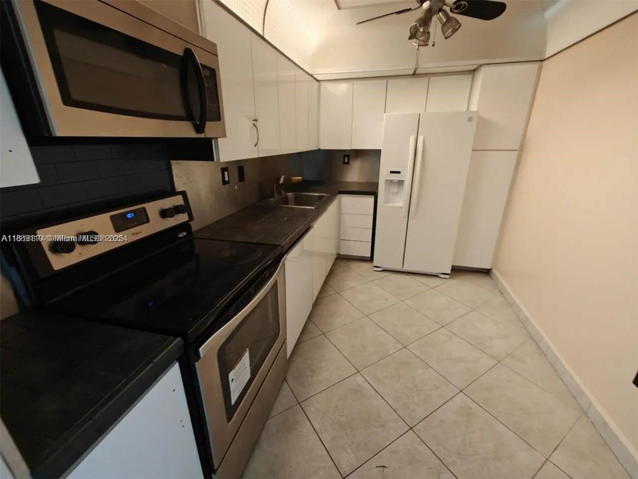 3701 N Country Club Dr #705, Aventura FL 33180