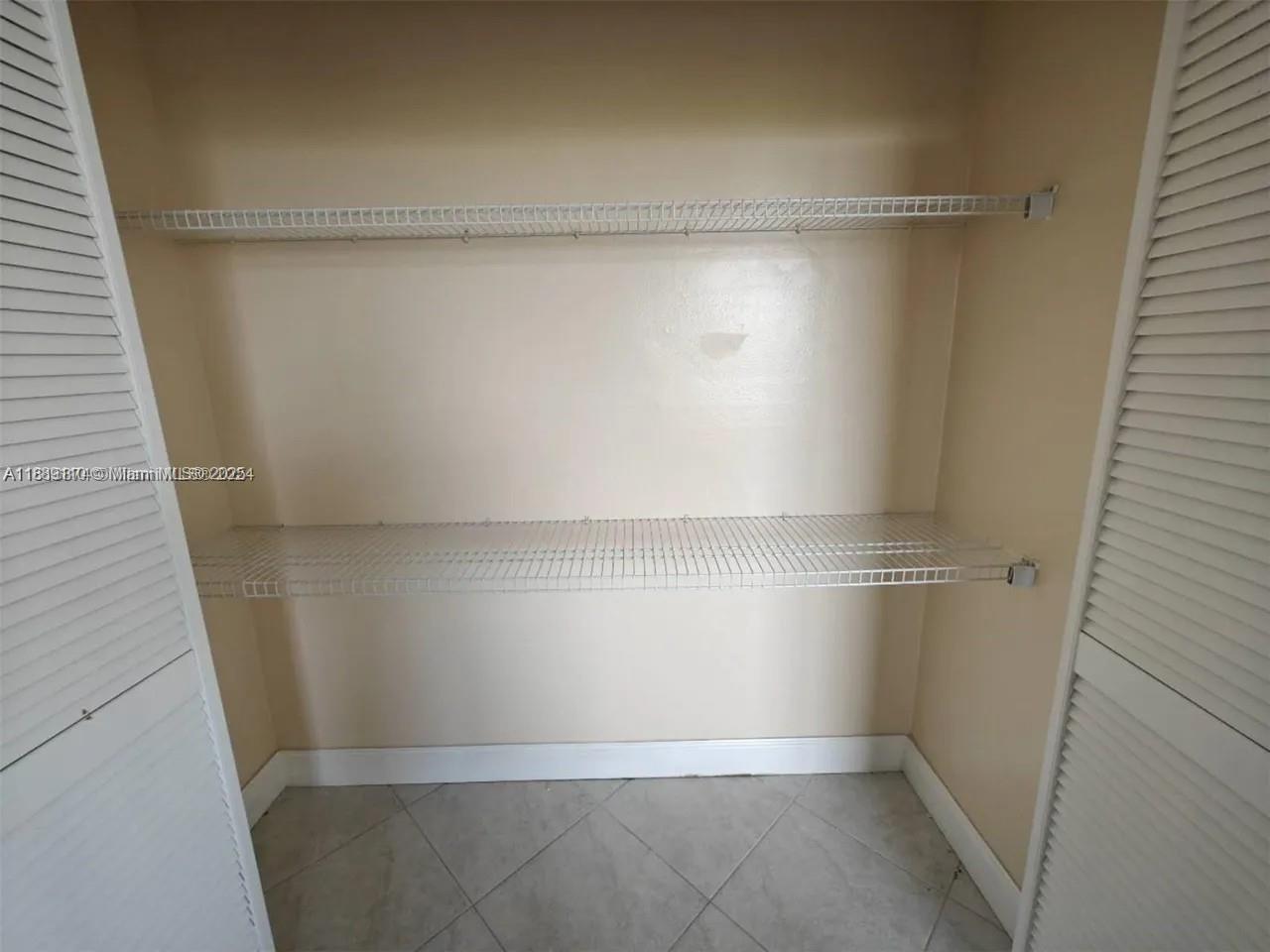 3701 N Country Club Dr #705, Aventura FL 33180