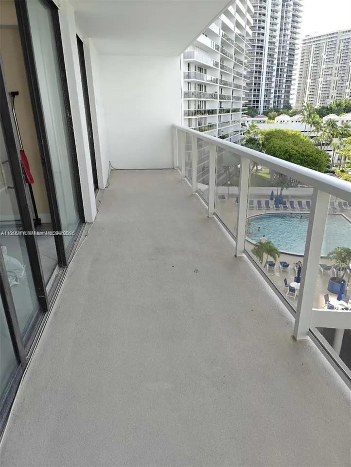 3701 N Country Club Dr #705, Aventura FL 33180