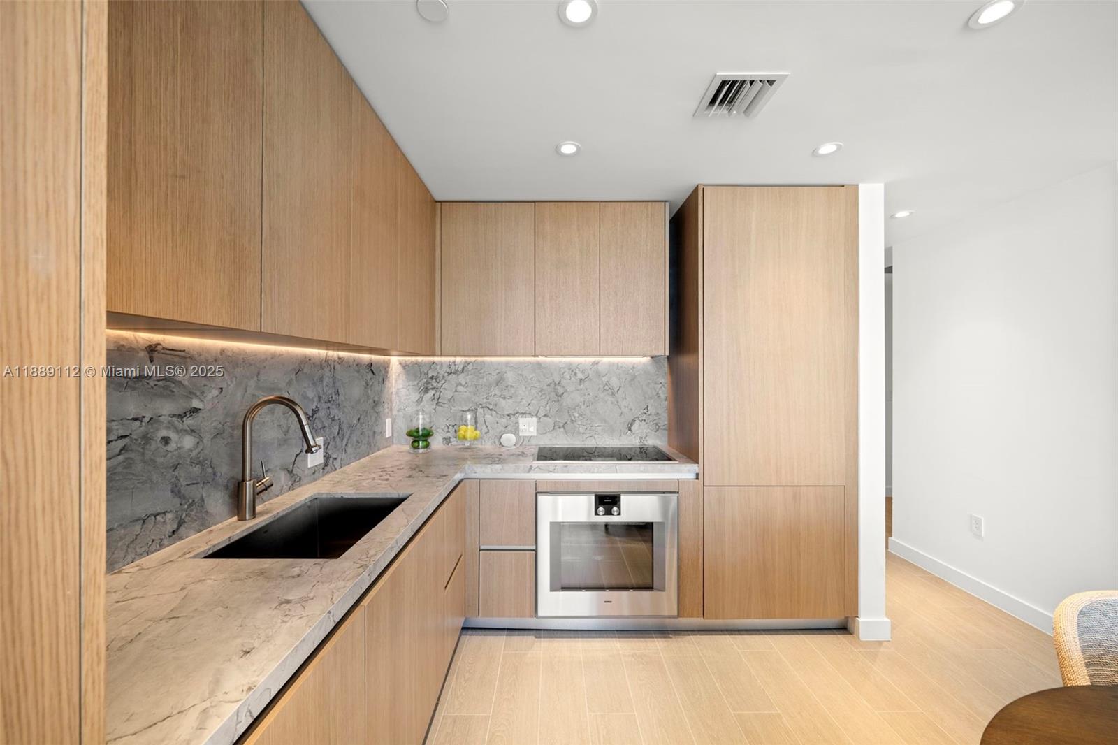 500 Alton Rd #2304, Miami Beach FL 33139