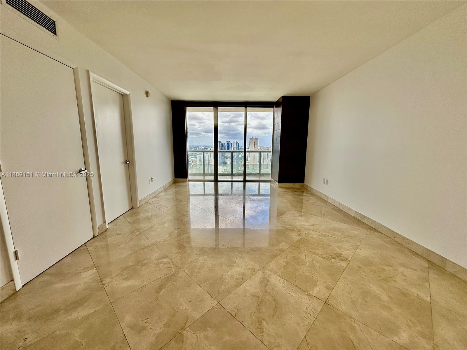 50 Biscayne Blvd #4305, Miami FL 33132