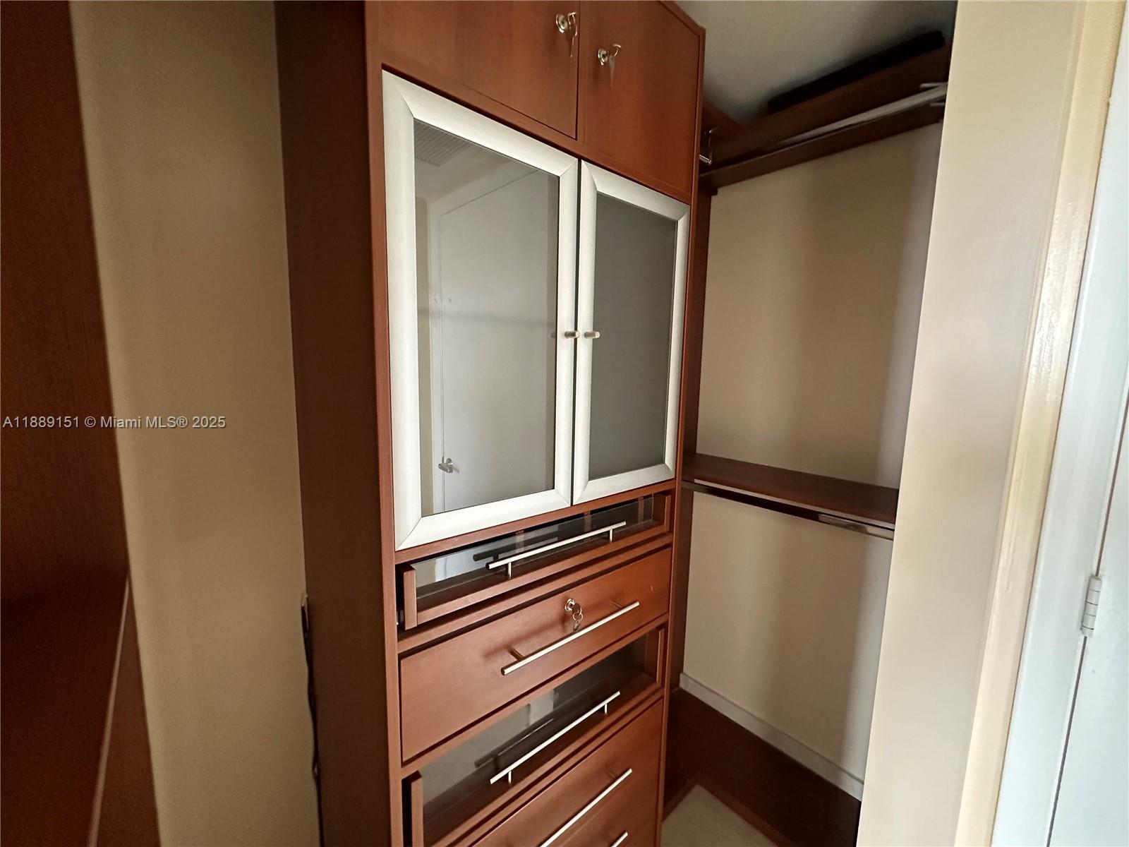 50 Biscayne Blvd #4305, Miami FL 33132