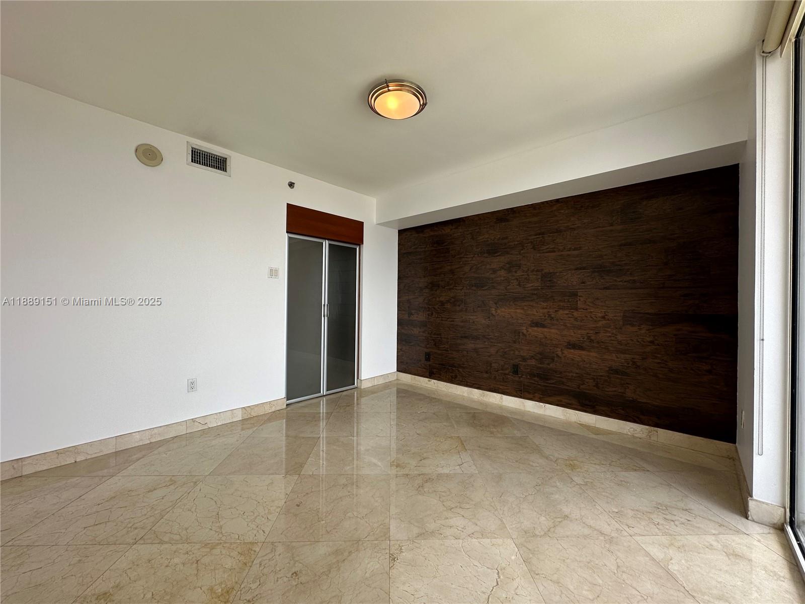 50 Biscayne Blvd #4305, Miami FL 33132
