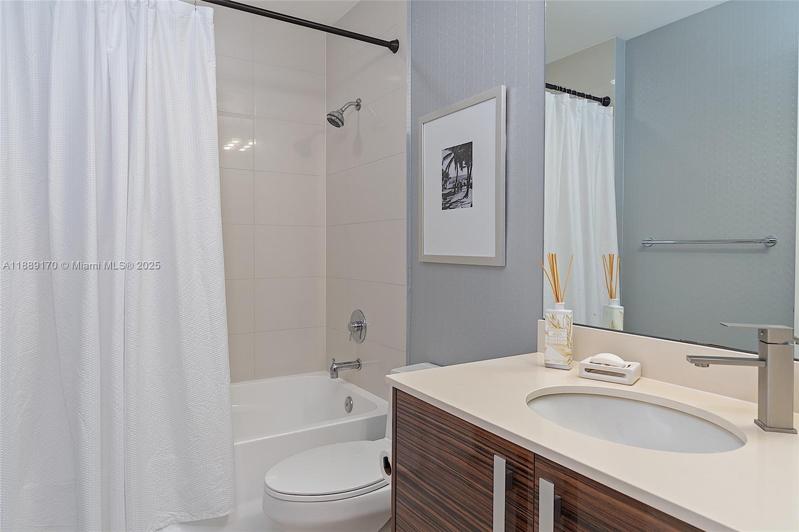 2020 N Bayshore #305, Miami FL 33137