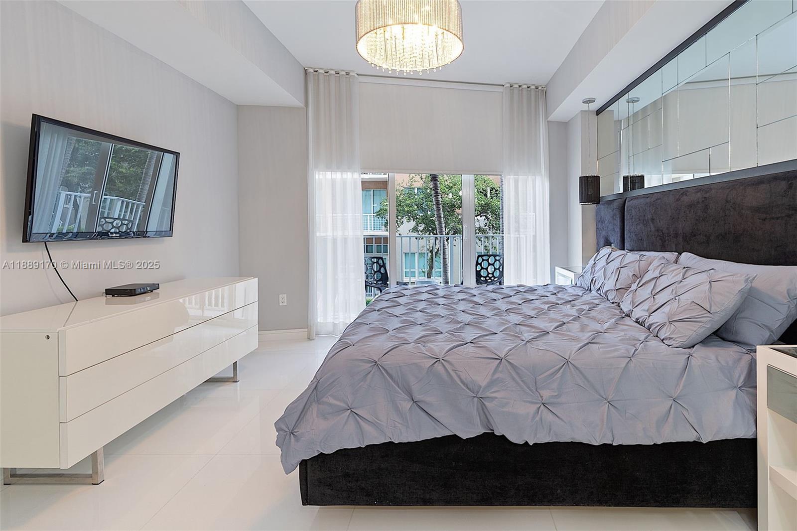 2020 N Bayshore #305, Miami FL 33137