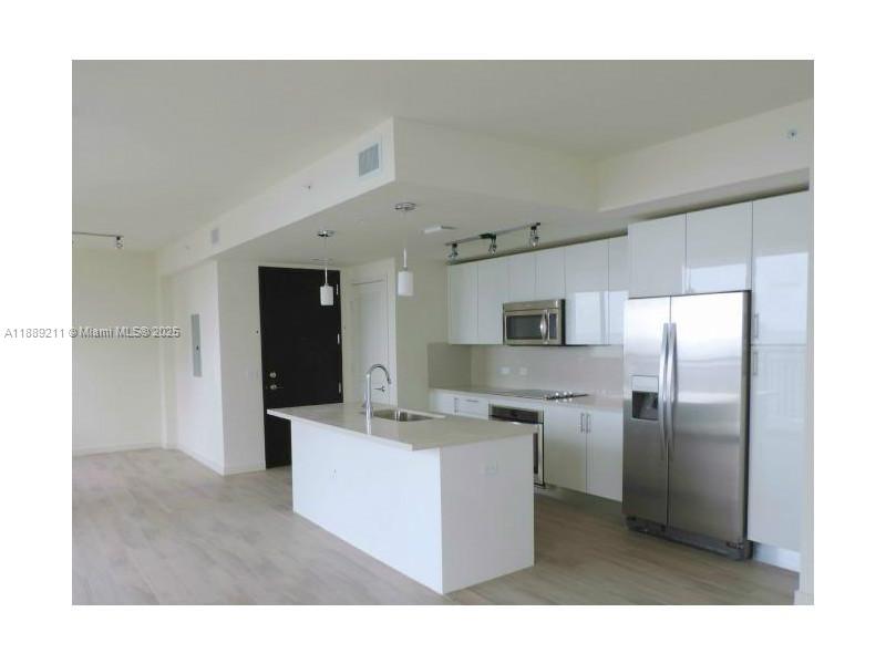999 SW 1st Ave #2103, Miami FL 33130