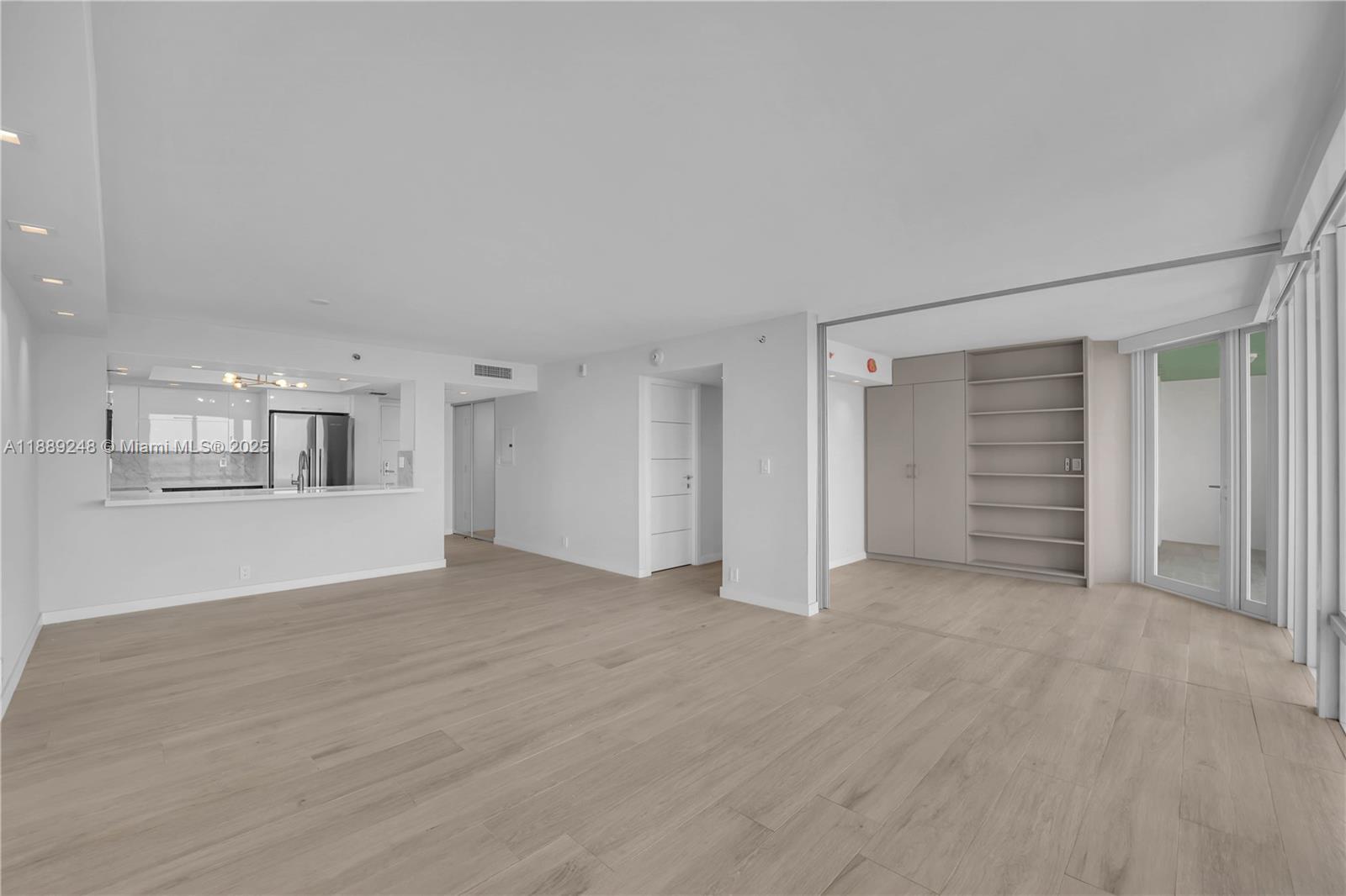 400 S Pointe Dr #2305, Miami Beach FL 33139