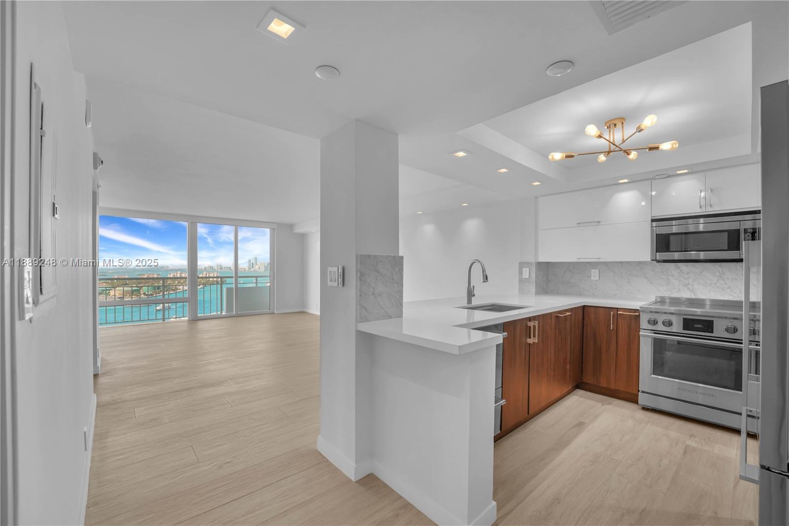 400 S Pointe Dr #2305, Miami Beach FL 33139