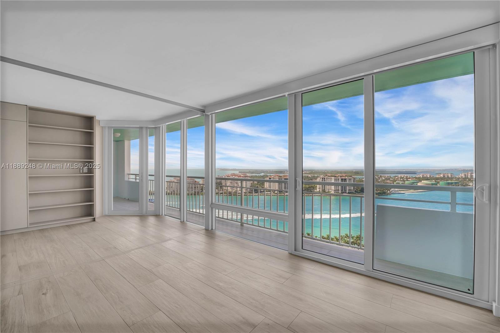 400 S Pointe Dr #2305, Miami Beach FL 33139