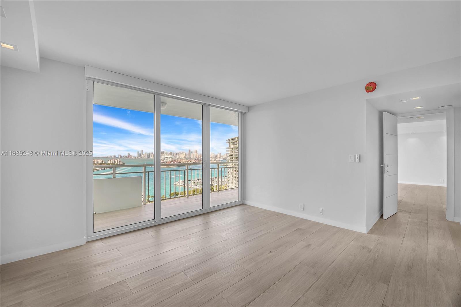 400 S Pointe Dr #2305, Miami Beach FL 33139
