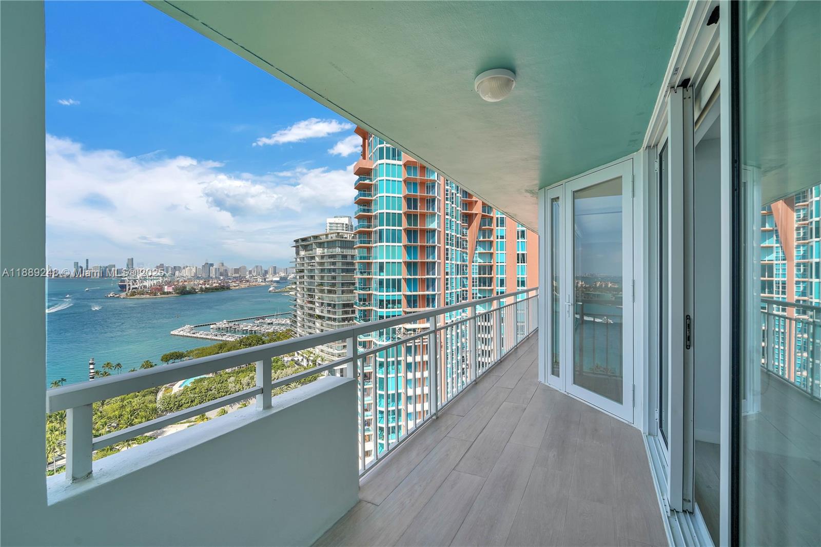400 S Pointe Dr #2305, Miami Beach FL 33139