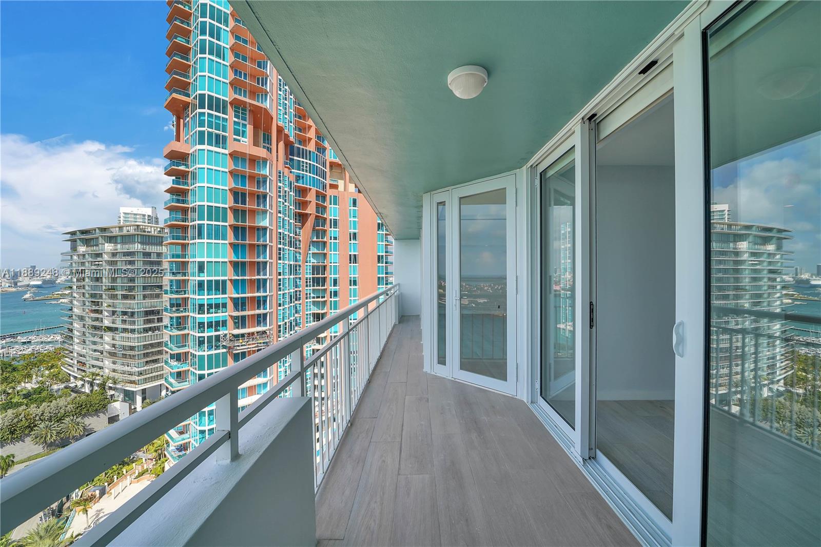 400 S Pointe Dr #2305, Miami Beach FL 33139