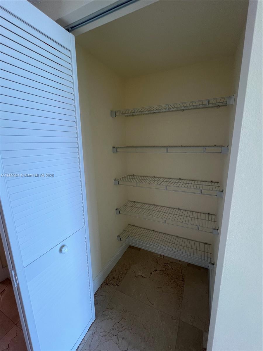 1800 N Bayshore Dr #2802, Miami FL 33132