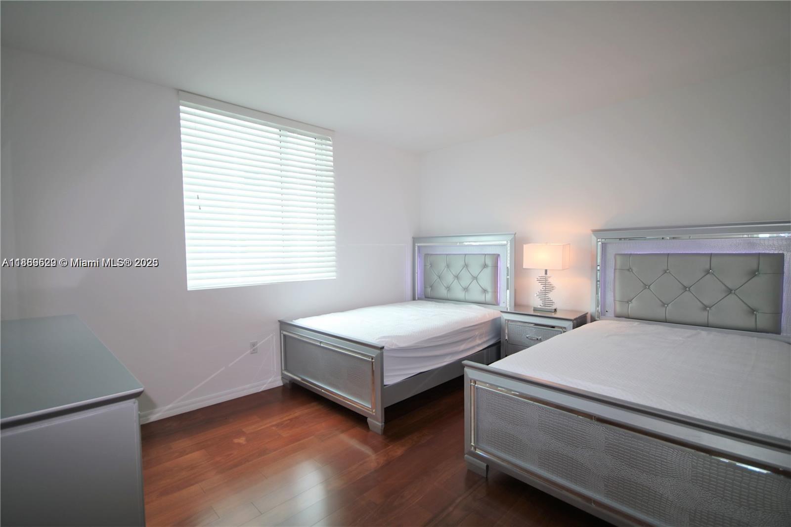 500 Brickell Ave #3510, Miami FL 33131