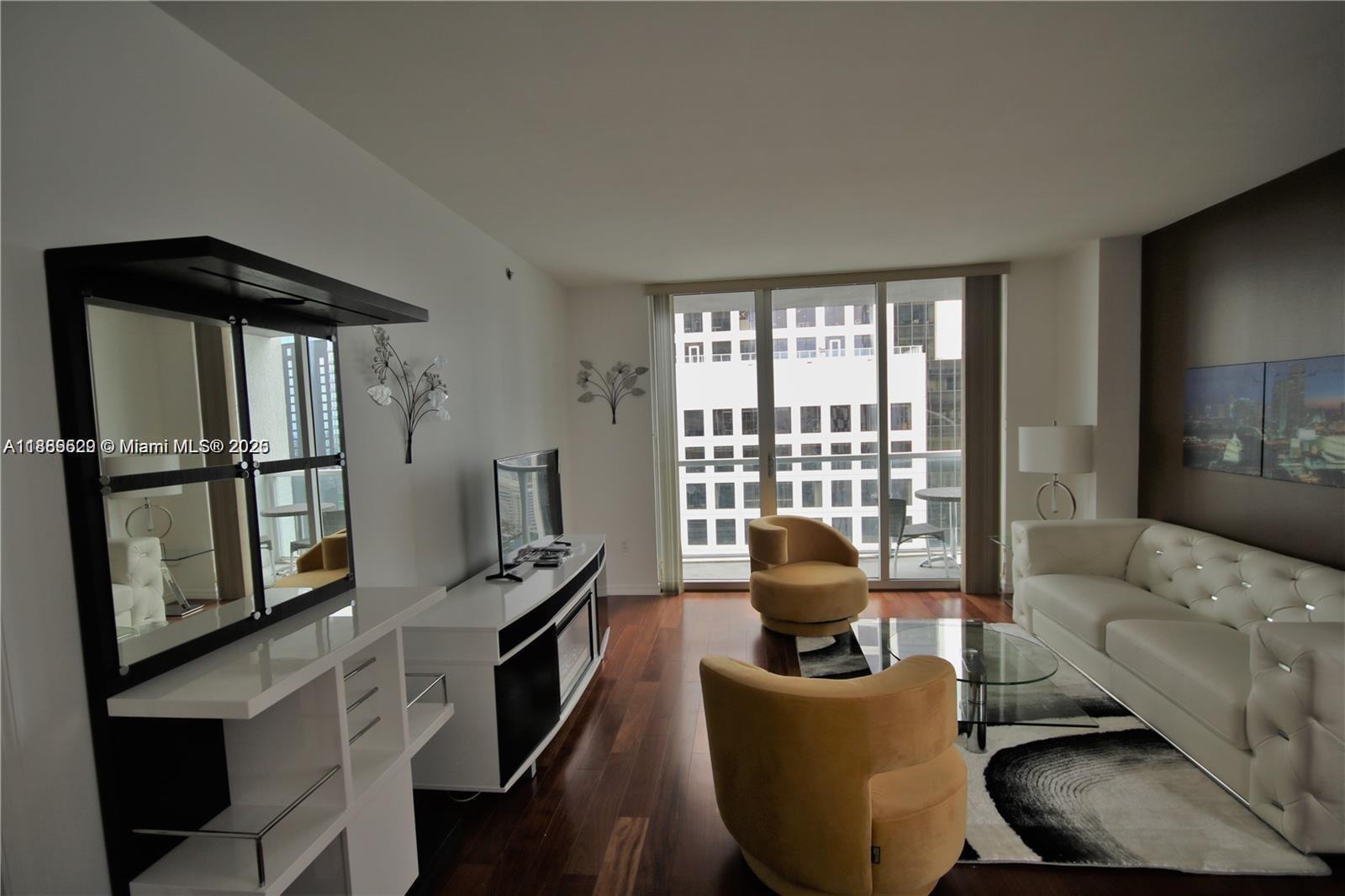 500 Brickell Ave #3510, Miami FL 33131