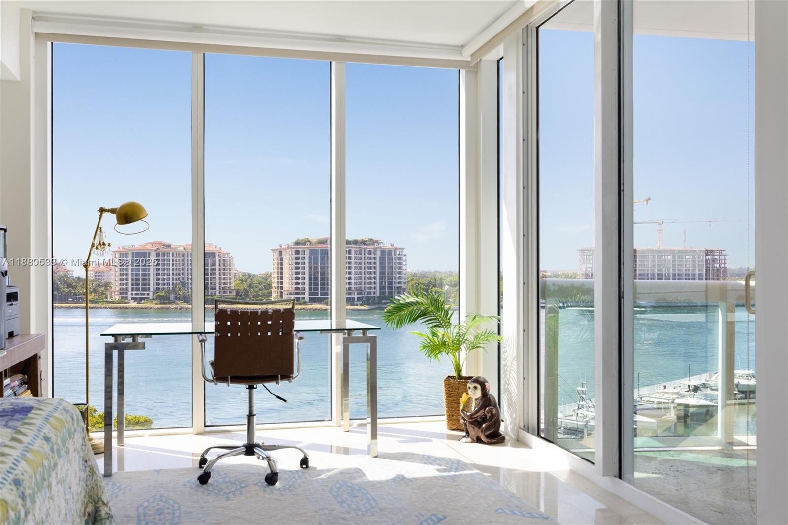 1000 S Pointe Dr #703, Miami Beach FL 33139