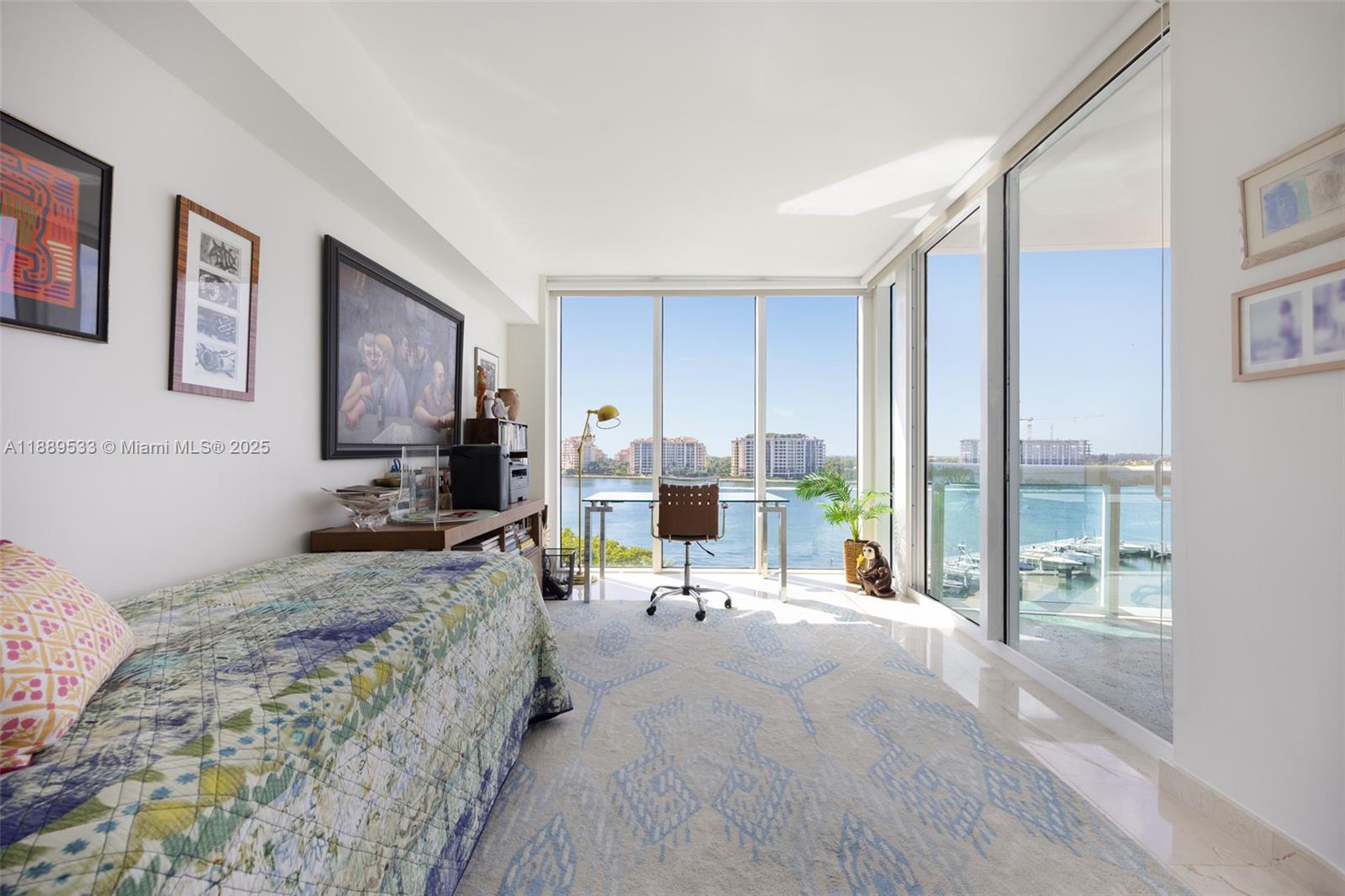 1000 S Pointe Dr #703, Miami Beach FL 33139