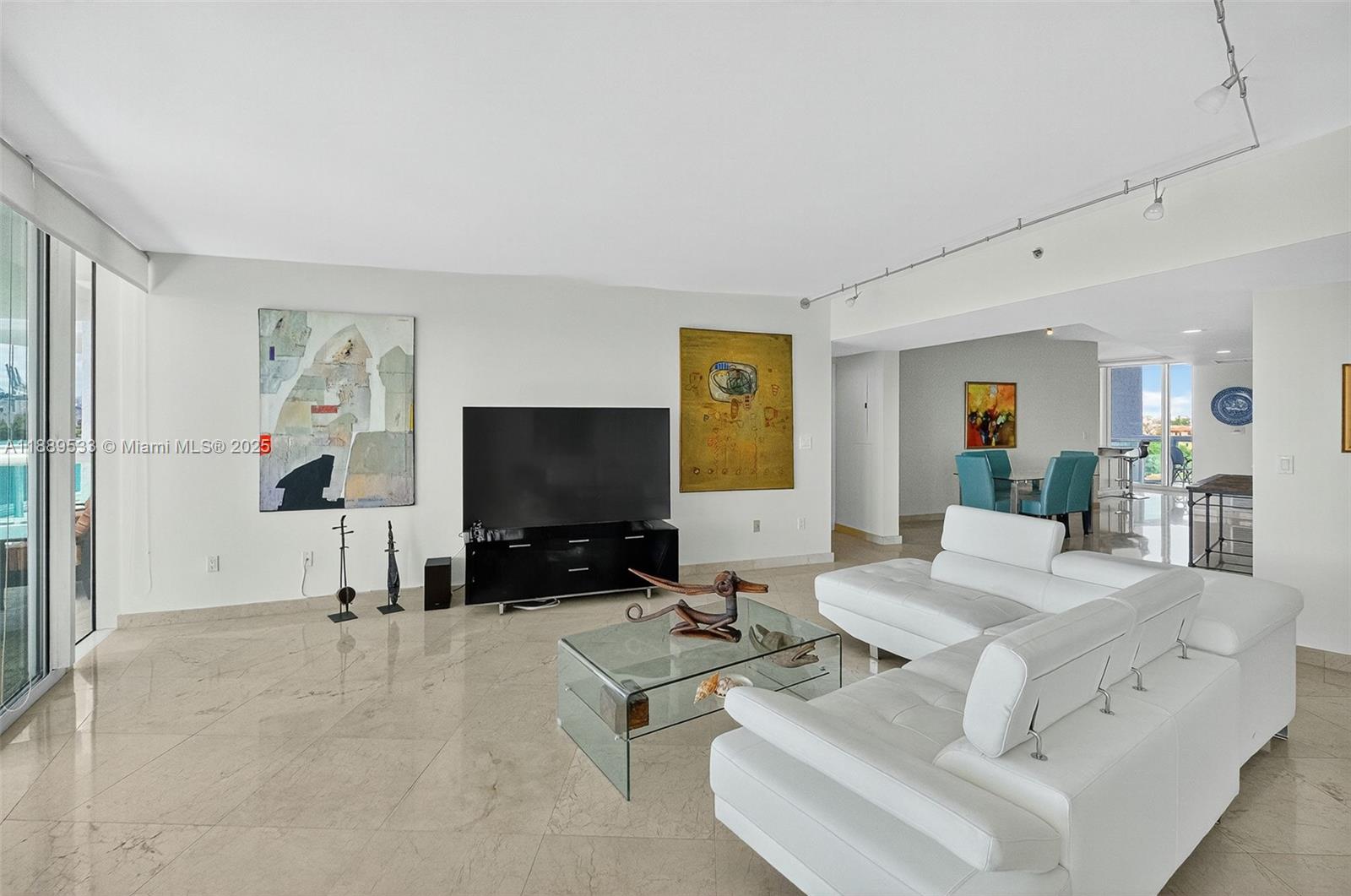 1000 S Pointe Dr #703, Miami Beach FL 33139