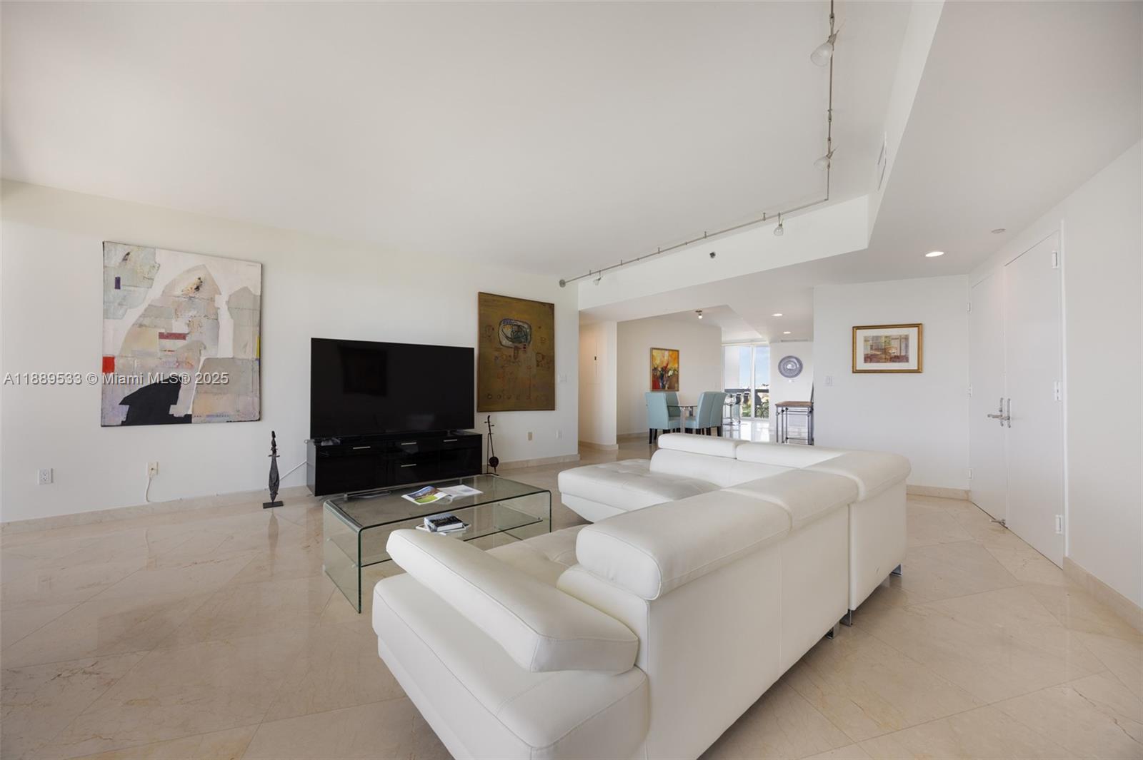 1000 S Pointe Dr #703, Miami Beach FL 33139
