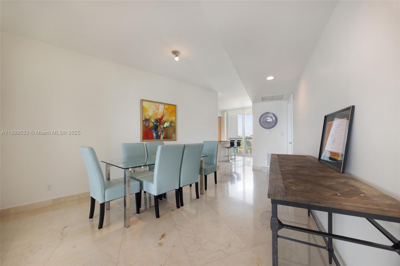 1000 S Pointe Dr #703, Miami Beach FL 33139