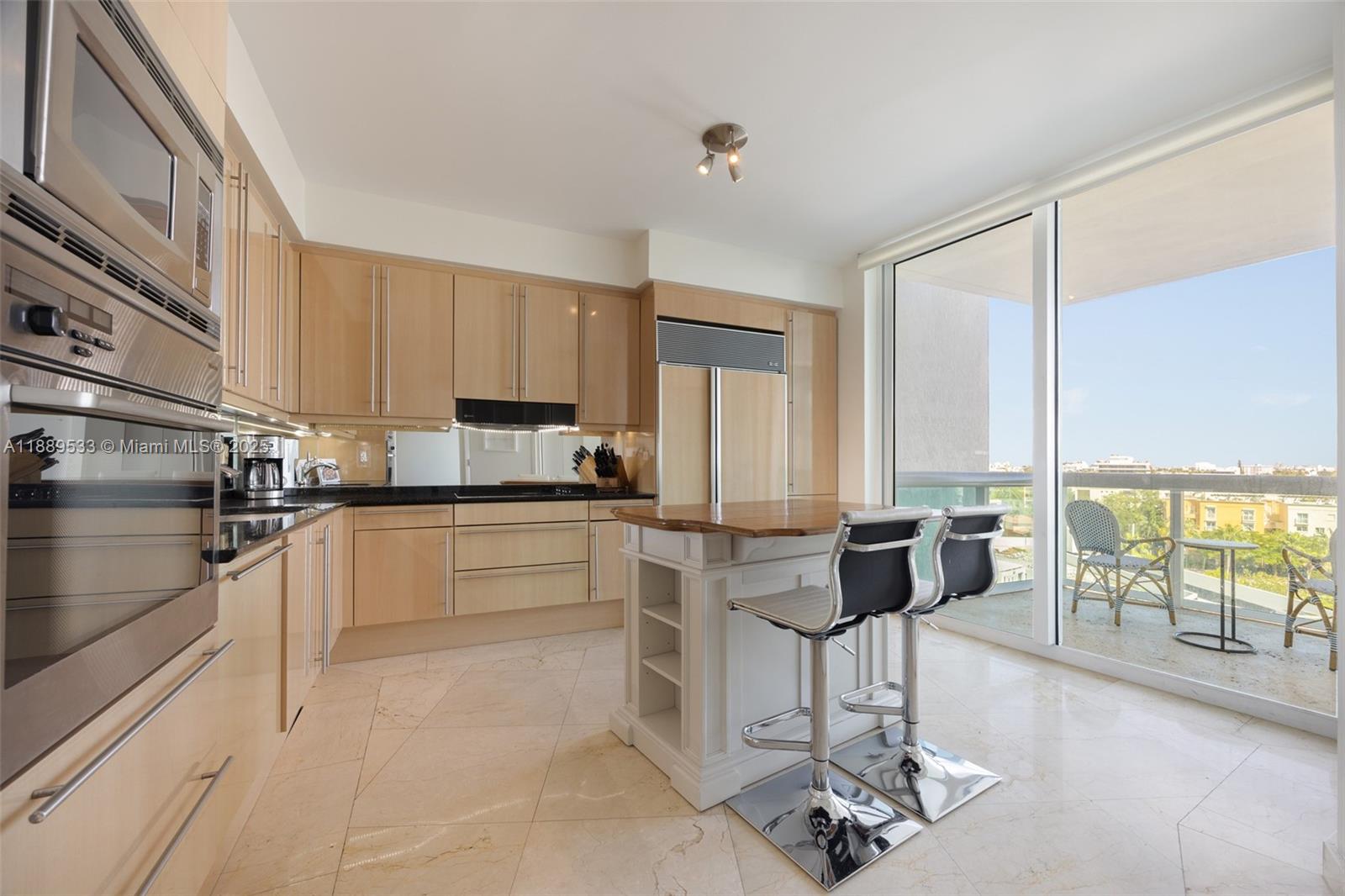 1000 S Pointe Dr #703, Miami Beach FL 33139