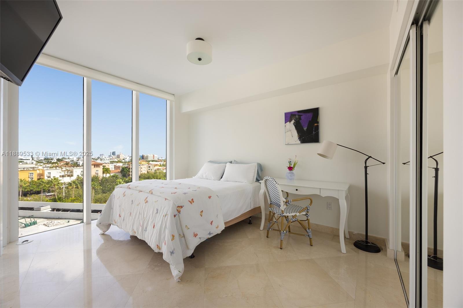 1000 S Pointe Dr #703, Miami Beach FL 33139