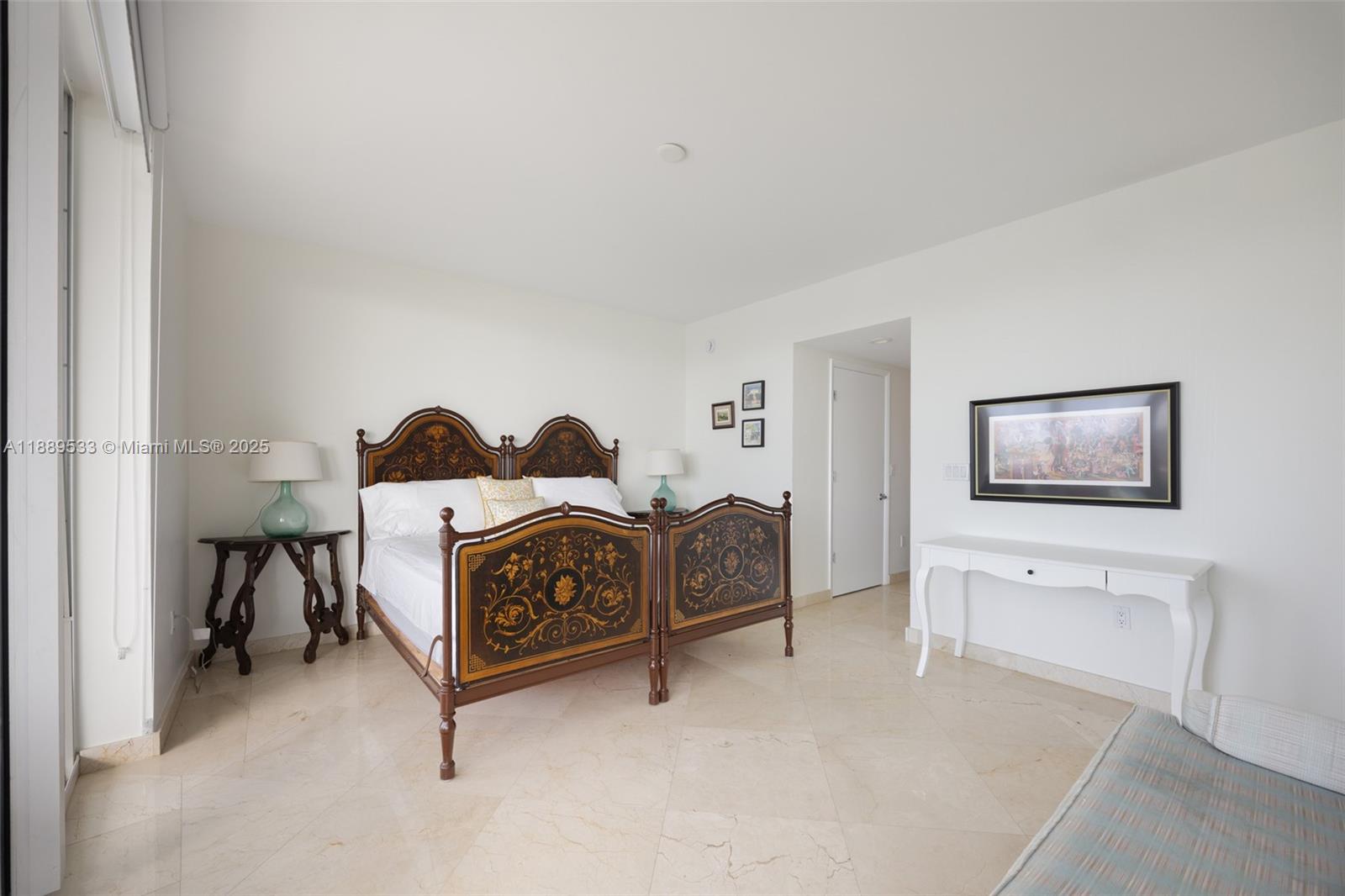 1000 S Pointe Dr #703, Miami Beach FL 33139