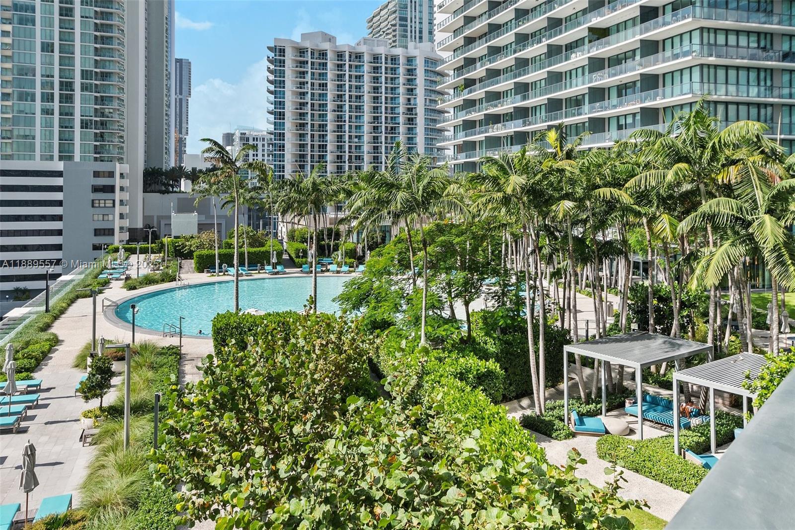 650 NE 32nd St #707, Miami FL 33137