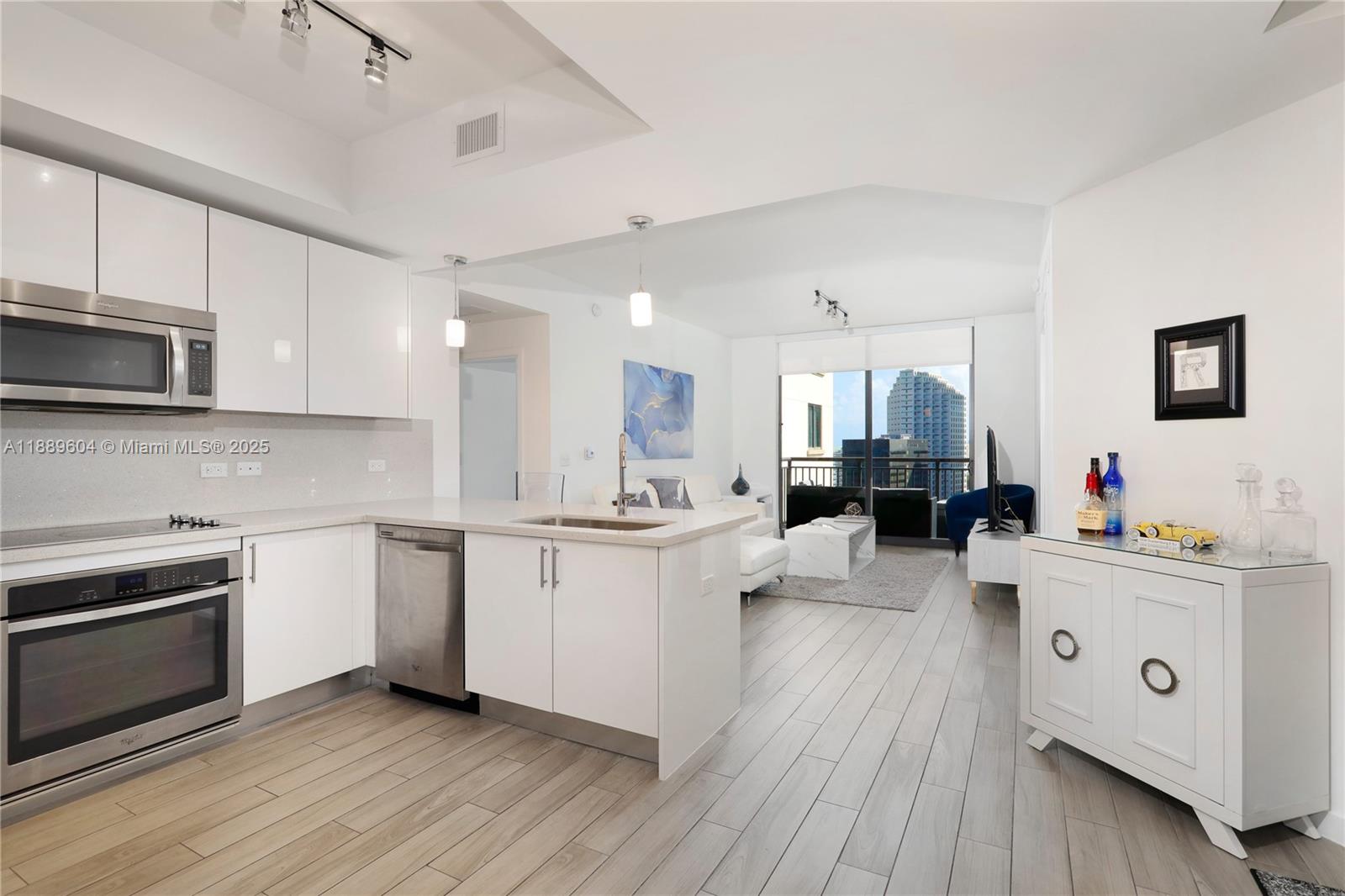 999 SW 1st Ave #2011, Miami FL 33130