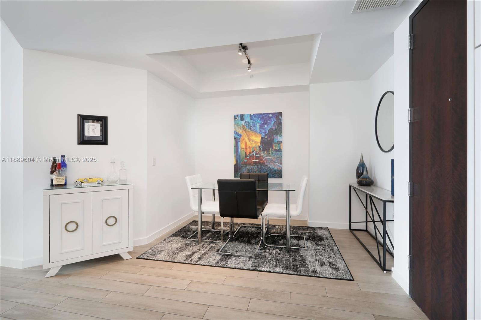 999 SW 1st Ave #2011, Miami FL 33130