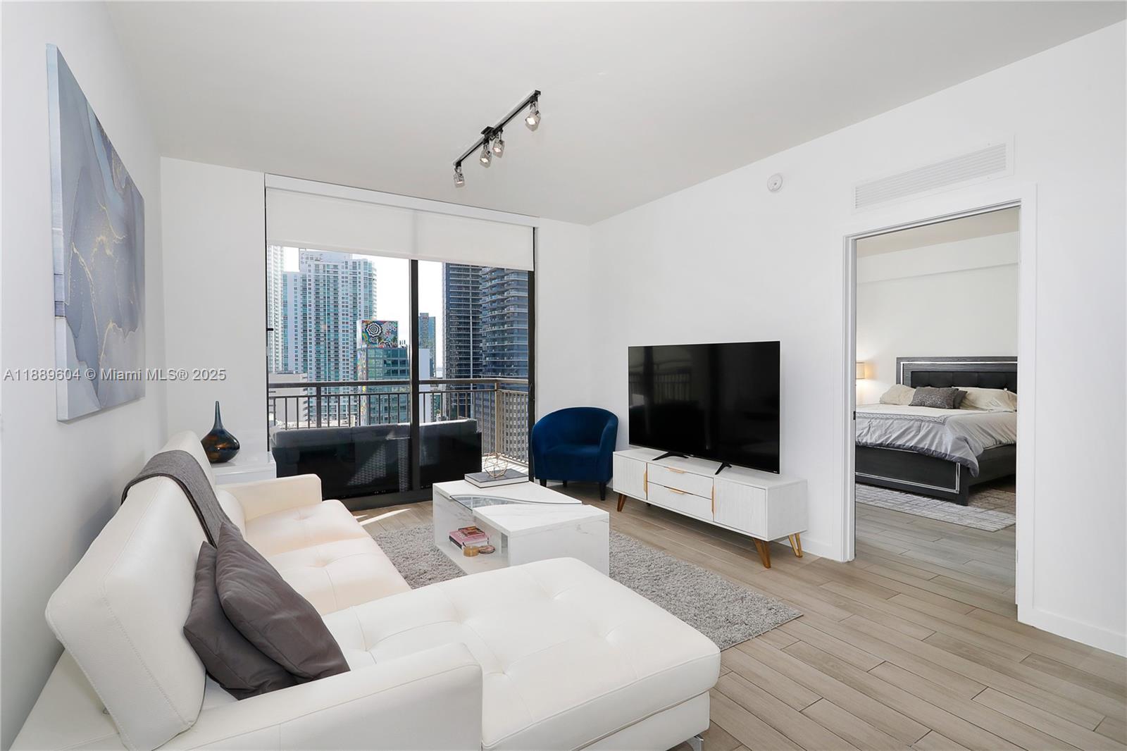 999 SW 1st Ave #2011, Miami FL 33130