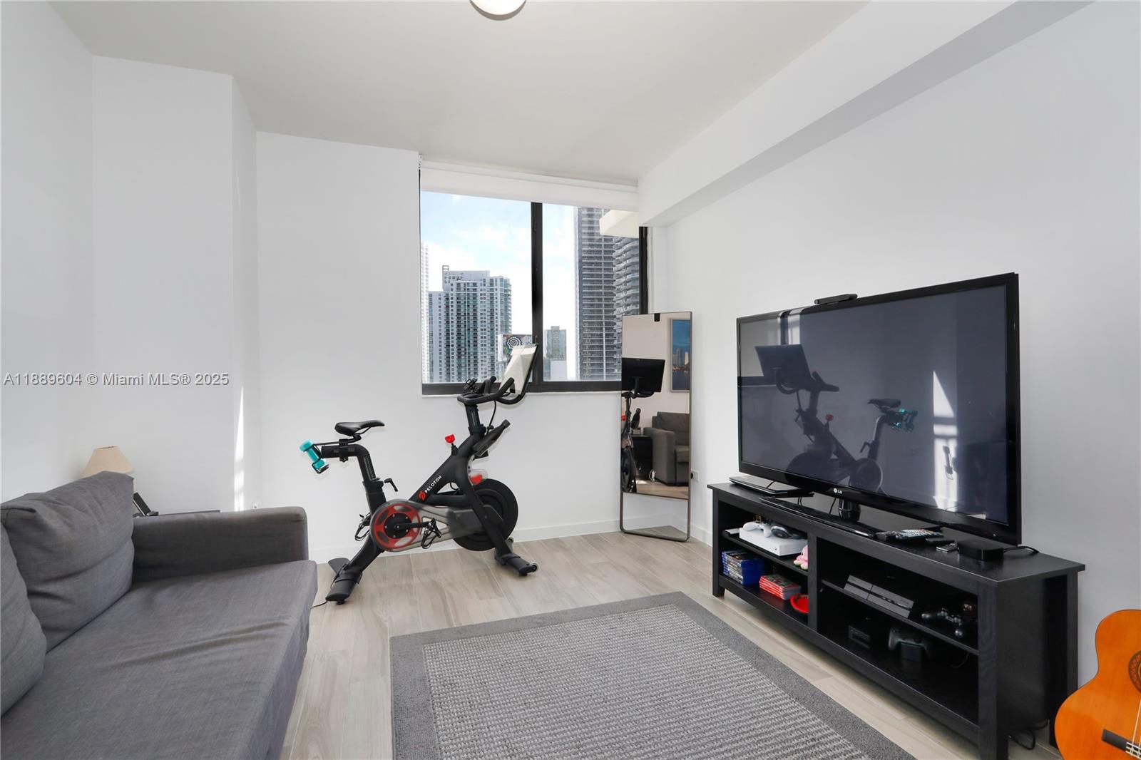 999 SW 1st Ave #2011, Miami FL 33130