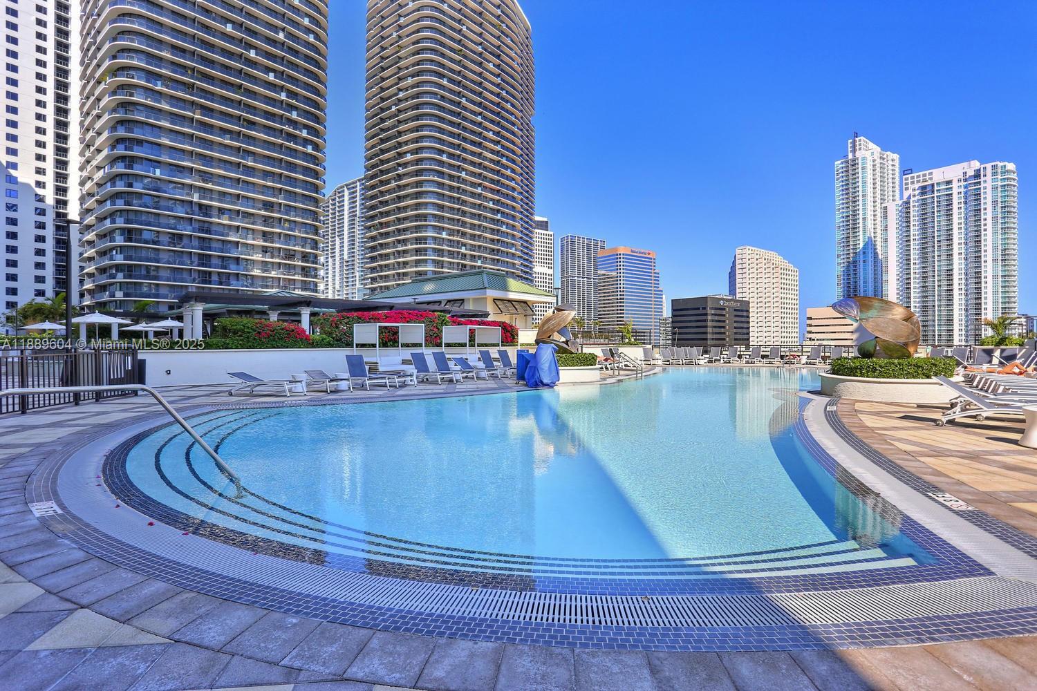 999 SW 1st Ave #2011, Miami FL 33130