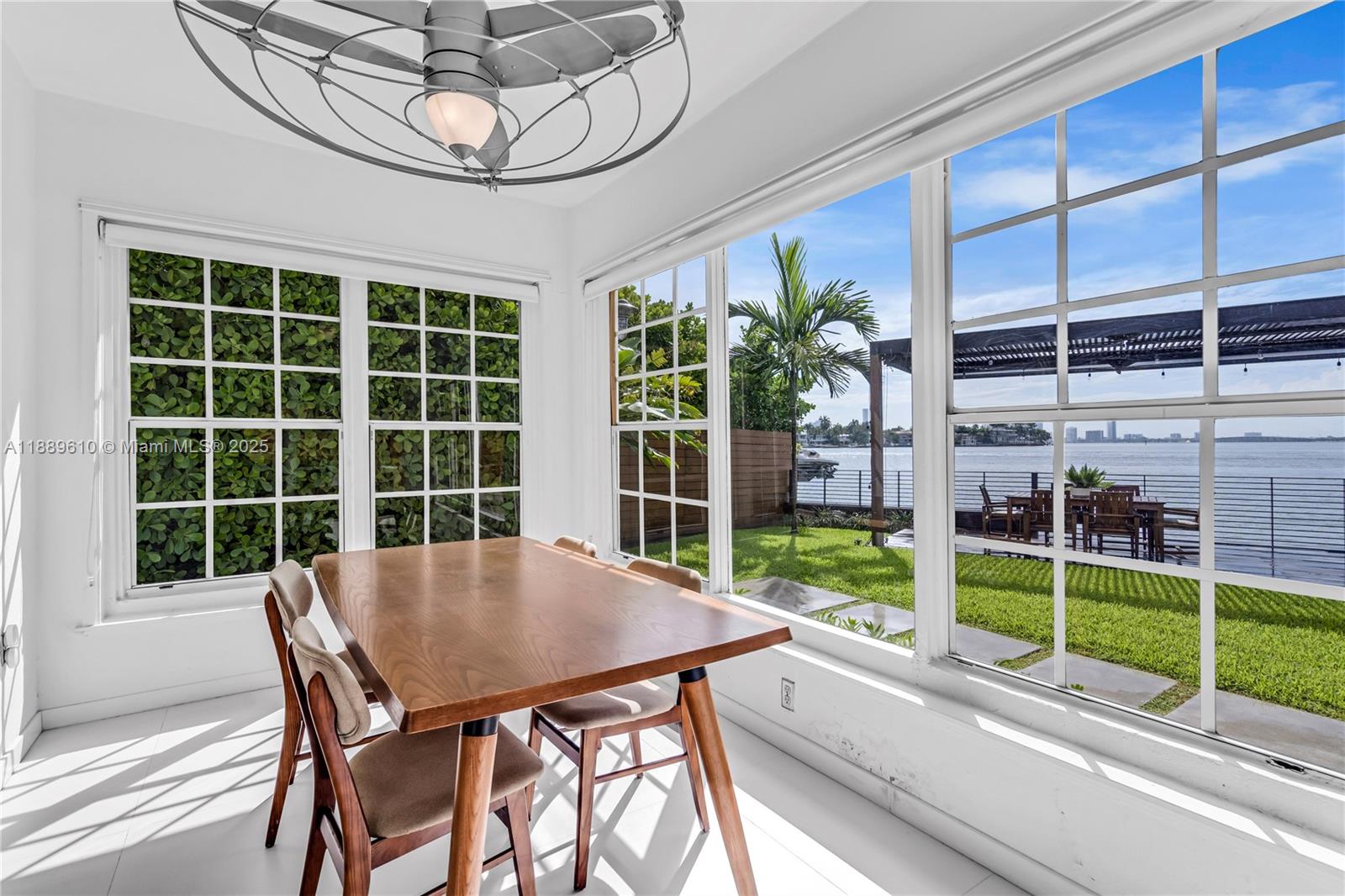 8 Century Ln, Miami Beach FL 33139
