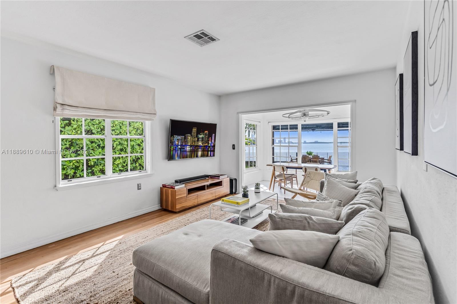 8 Century Ln, Miami Beach FL 33139