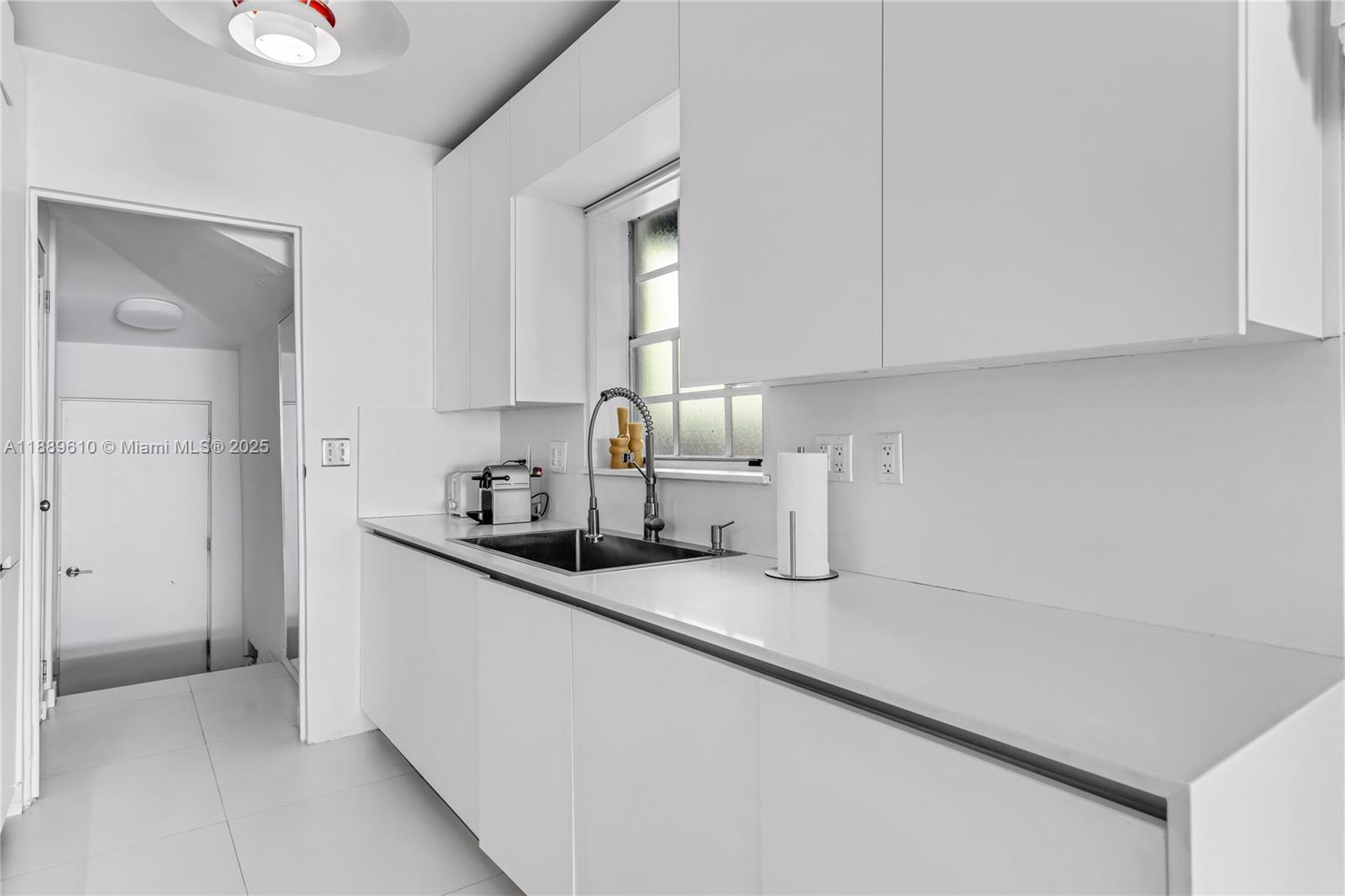 8 Century Ln, Miami Beach FL 33139
