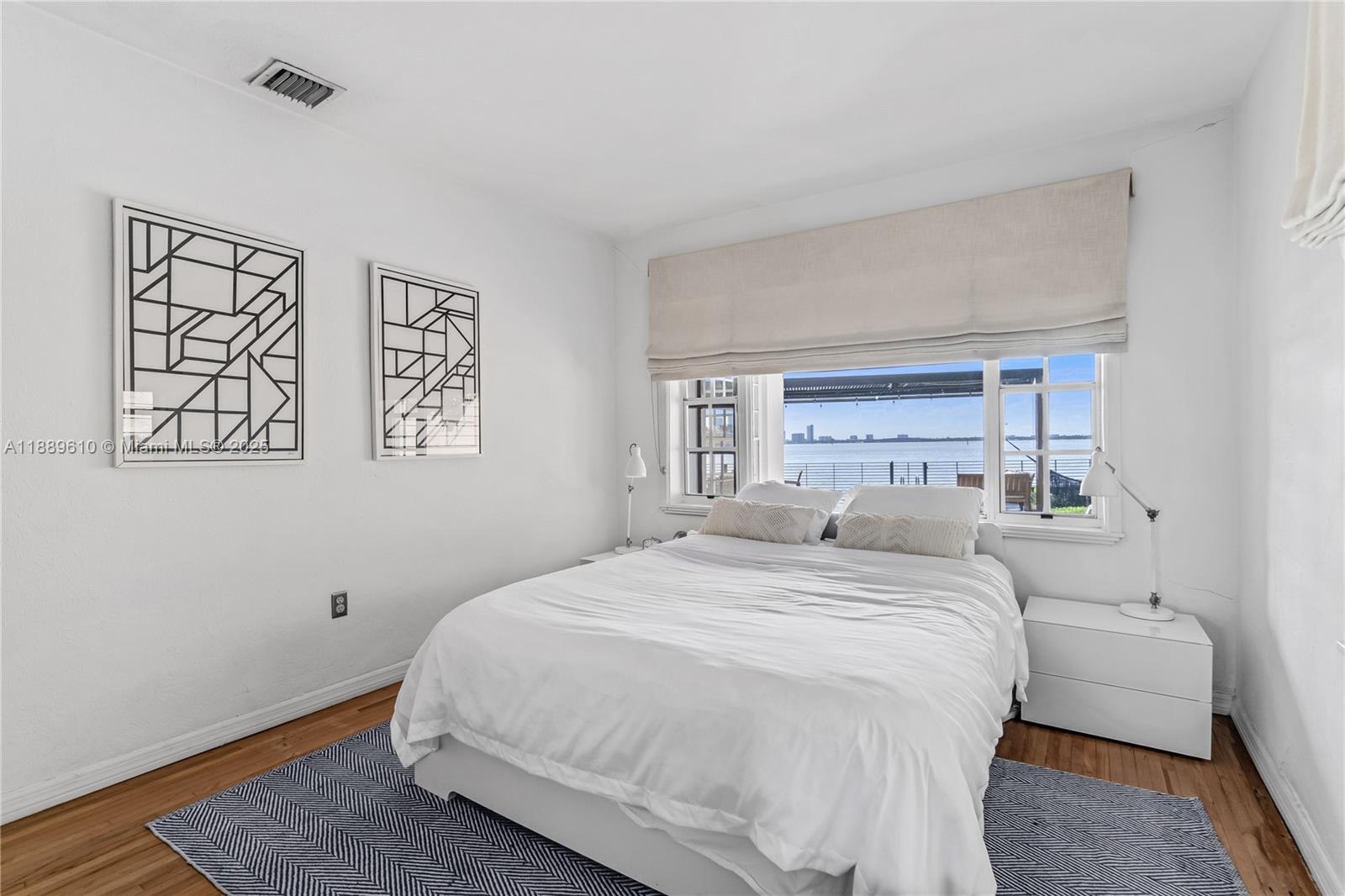 8 Century Ln, Miami Beach FL 33139