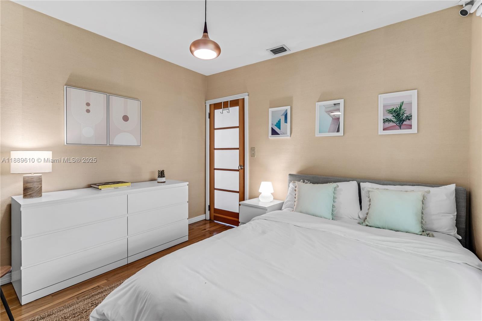 8 Century Ln, Miami Beach FL 33139