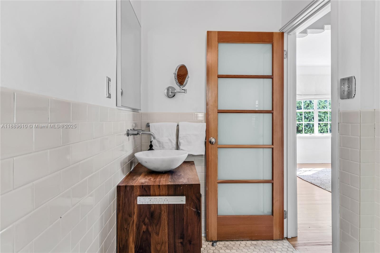 8 Century Ln, Miami Beach FL 33139