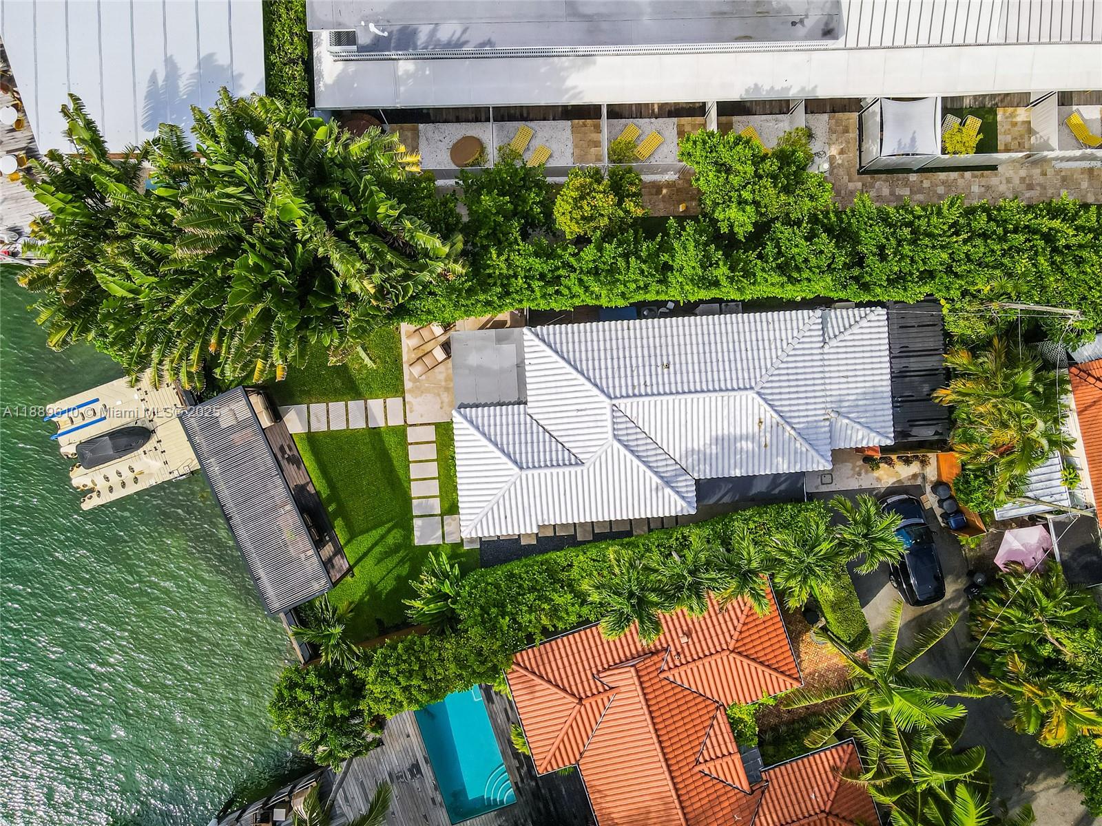 8 Century Ln, Miami Beach FL 33139