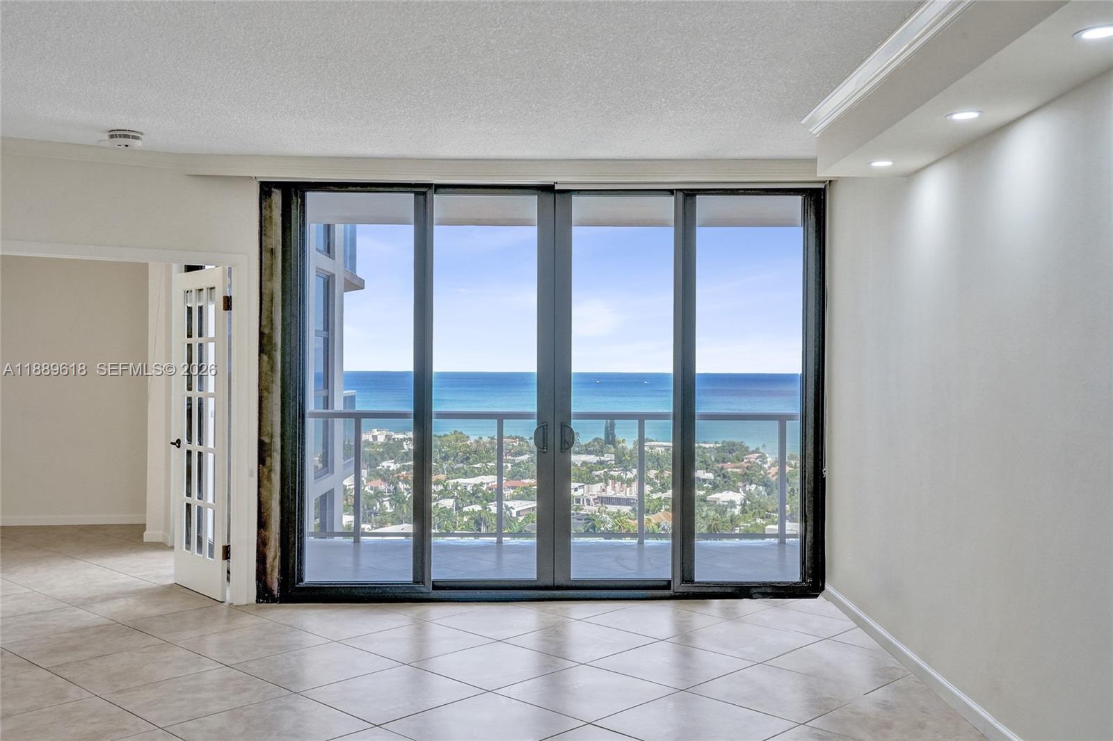 20281 E Country Club Dr #2110, Aventura FL 33180