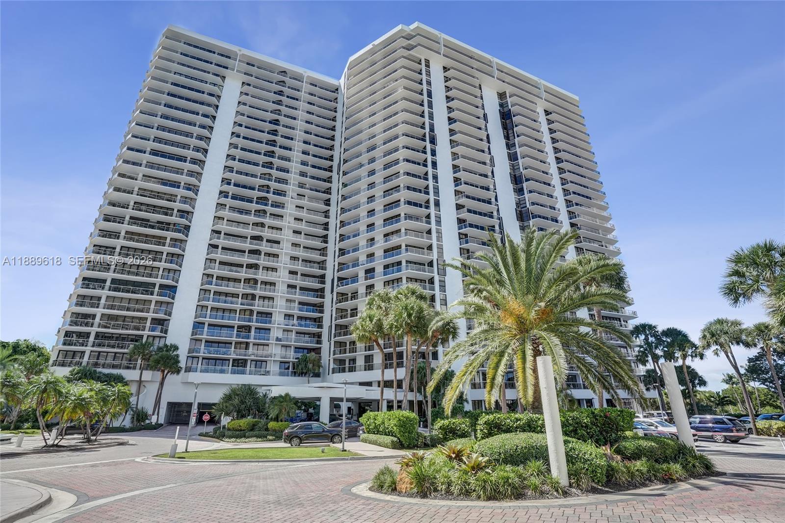 20281 E Country Club Dr #2110, Aventura FL 33180