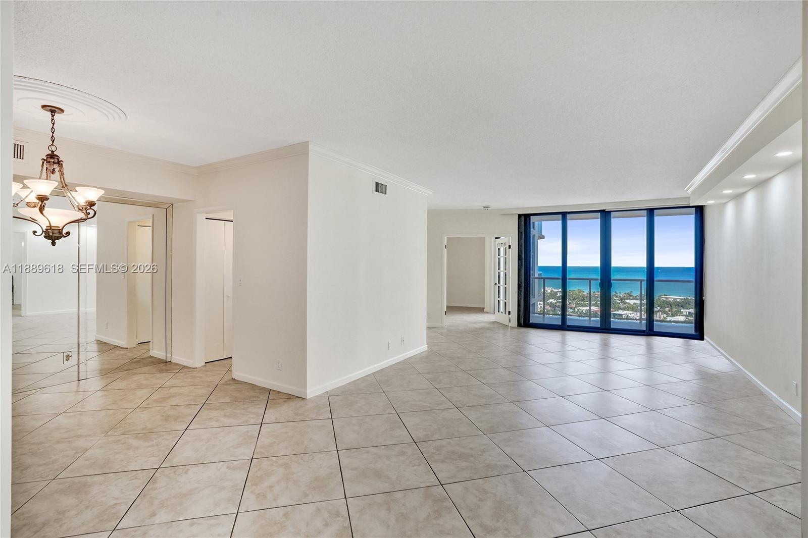 20281 E Country Club Dr #2110, Aventura FL 33180