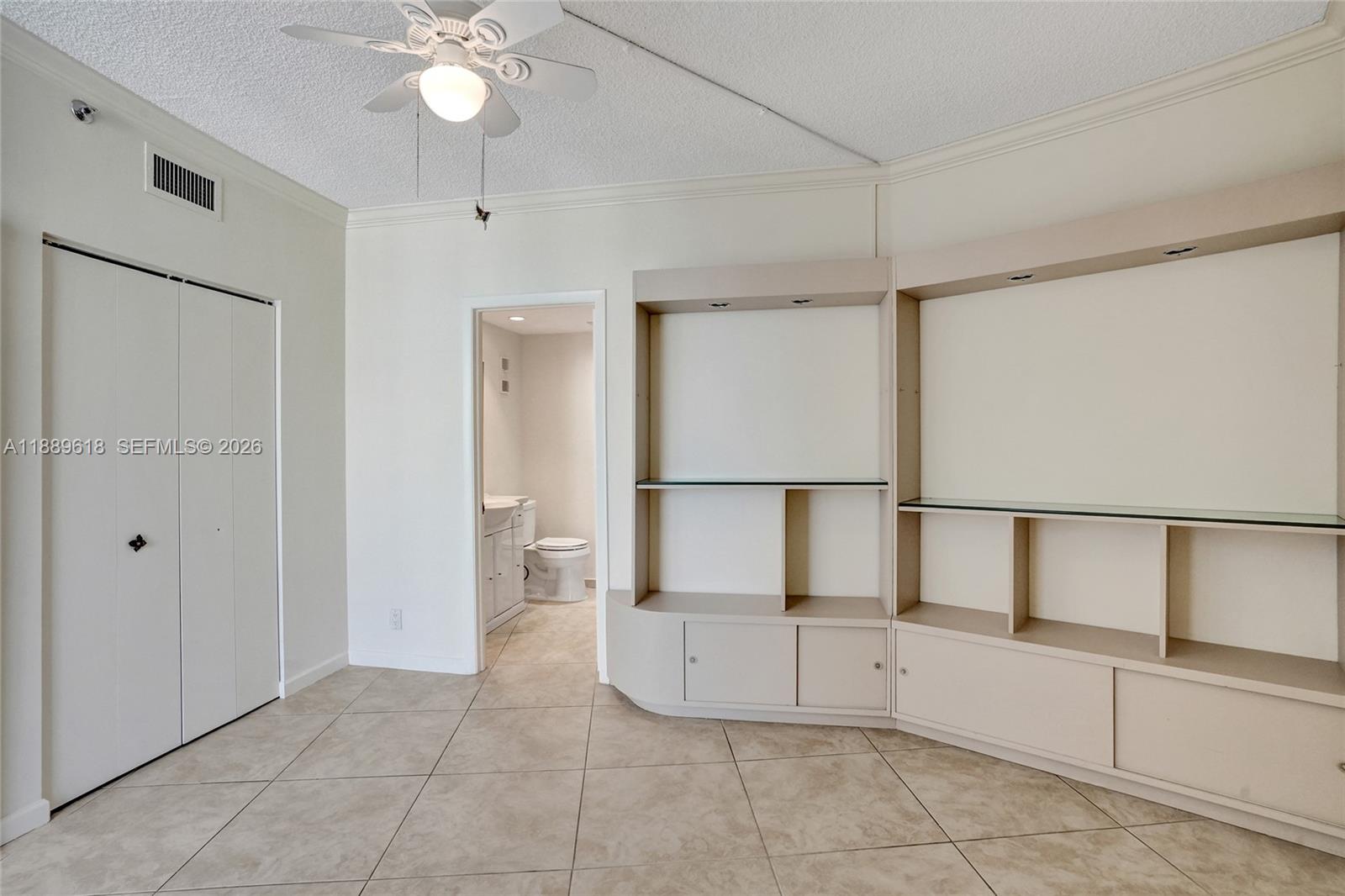 20281 E Country Club Dr #2110, Aventura FL 33180