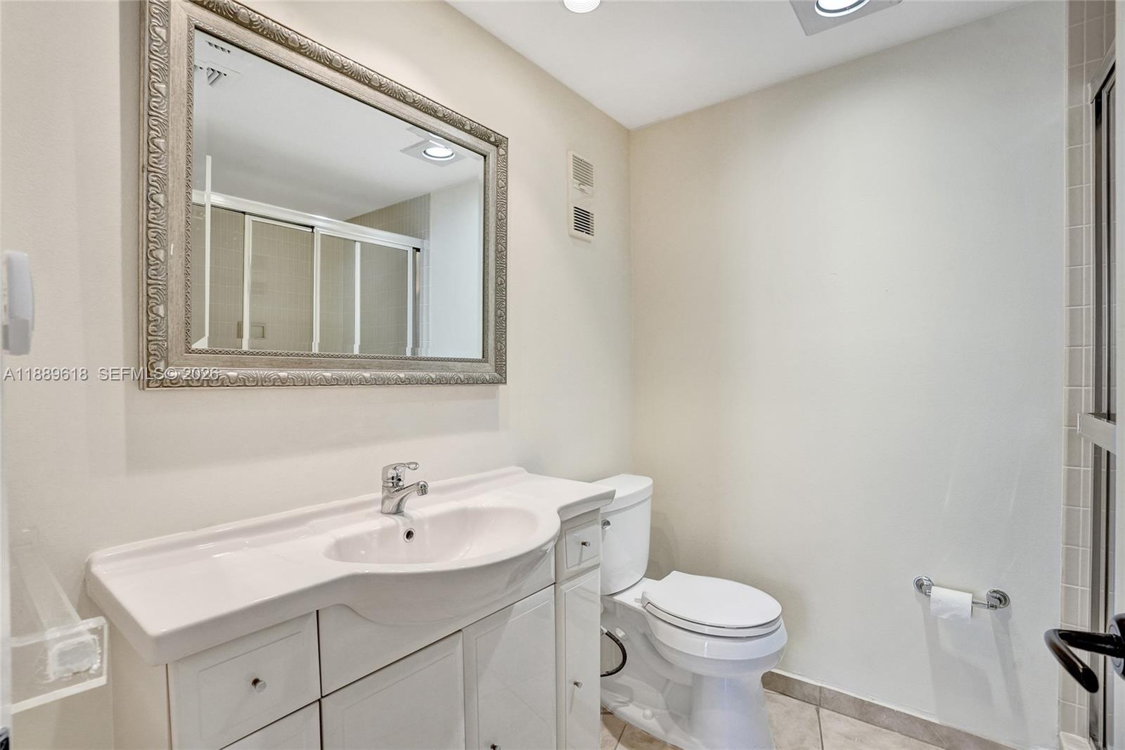 20281 E Country Club Dr #2110, Aventura FL 33180