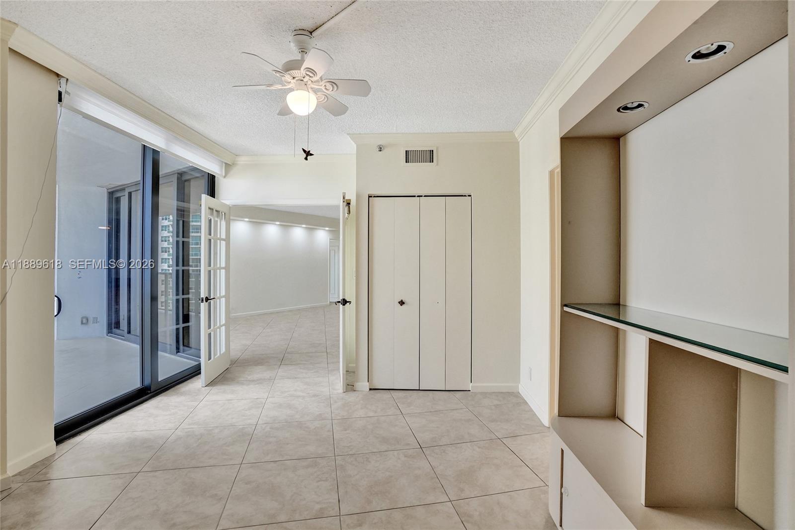 20281 E Country Club Dr #2110, Aventura FL 33180