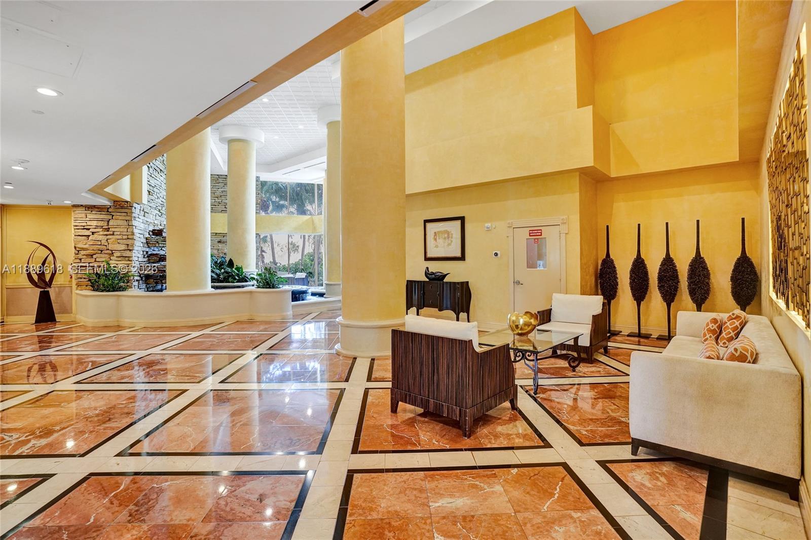 20281 E Country Club Dr #2110, Aventura FL 33180